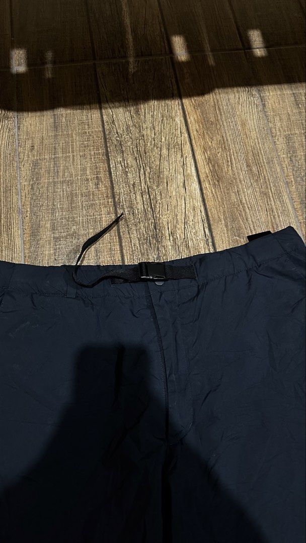 UNIQLO GEARED UTILITY PANTS (Category: Joggers) located in Manila. Submitted by urban-vintage_2 (Listing ID 1467507257, Image 2). Description: ISSUE: NONE (NEED WASH) MOP :GCASH (NO COD) SHIP VIA: LALAMOVE & J&T LOCATION: PASIG CITY LENGTH: 42 HEM : 8 WIDTH : 34-36 .