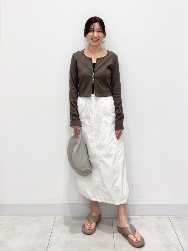 Uniqlo GU Tech Cargo Long Skirt (Category: Skirts) located in Batangas. Submitted by buy3get1freerandom (Listing ID 1467399094, Image 2). Description: Product ID: 350004 Size on tag: Small Waist : 24”-28” via tape measure Length: 33” via tape measure Condition: 9/10 Flaw/s: None ✅ Both side pockets ✅ Inner lining ✅ Back slit ✅ Drawstrings 📌 FIRST TO PAY BASIS 📌 Please manage your expectations, as these are preloved items. 📌 No when worn photos