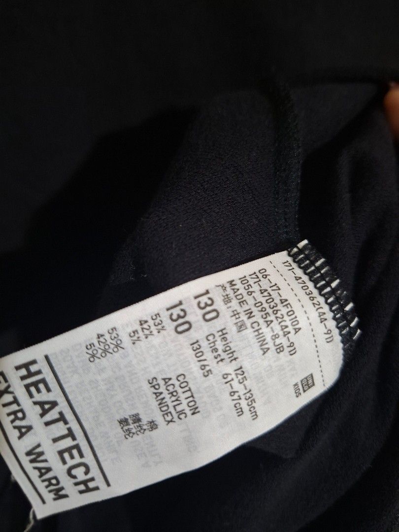 Uniqlo heattech kids 130 (Category: Babies & Kids Fashion) located in Subic. Submitted by petitecorner22 (Listing ID 1467499110, Image 3). Description: extra warm 130 or 7-8years old.