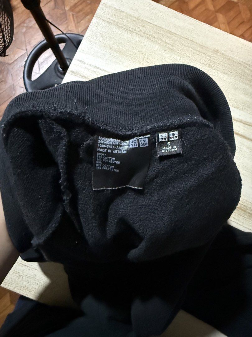 Uniqlo jogger pants (Category: Joggers) located in Quezon City. Submitted by vinceco8 (Listing ID 1467564053, Image 3). Description: .