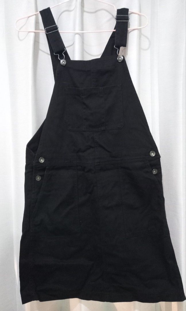 Uniqlo kids jumper (Category: Jumpsuits) located in Quezon City. Submitted by fruitspunchsamurai14 (Listing ID 1467412145, Image 1). Description: size 160.