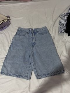 (Category: ) located in . Submitted by gbwardrobe (Listing ID 1467391504, Image 1). Description: .