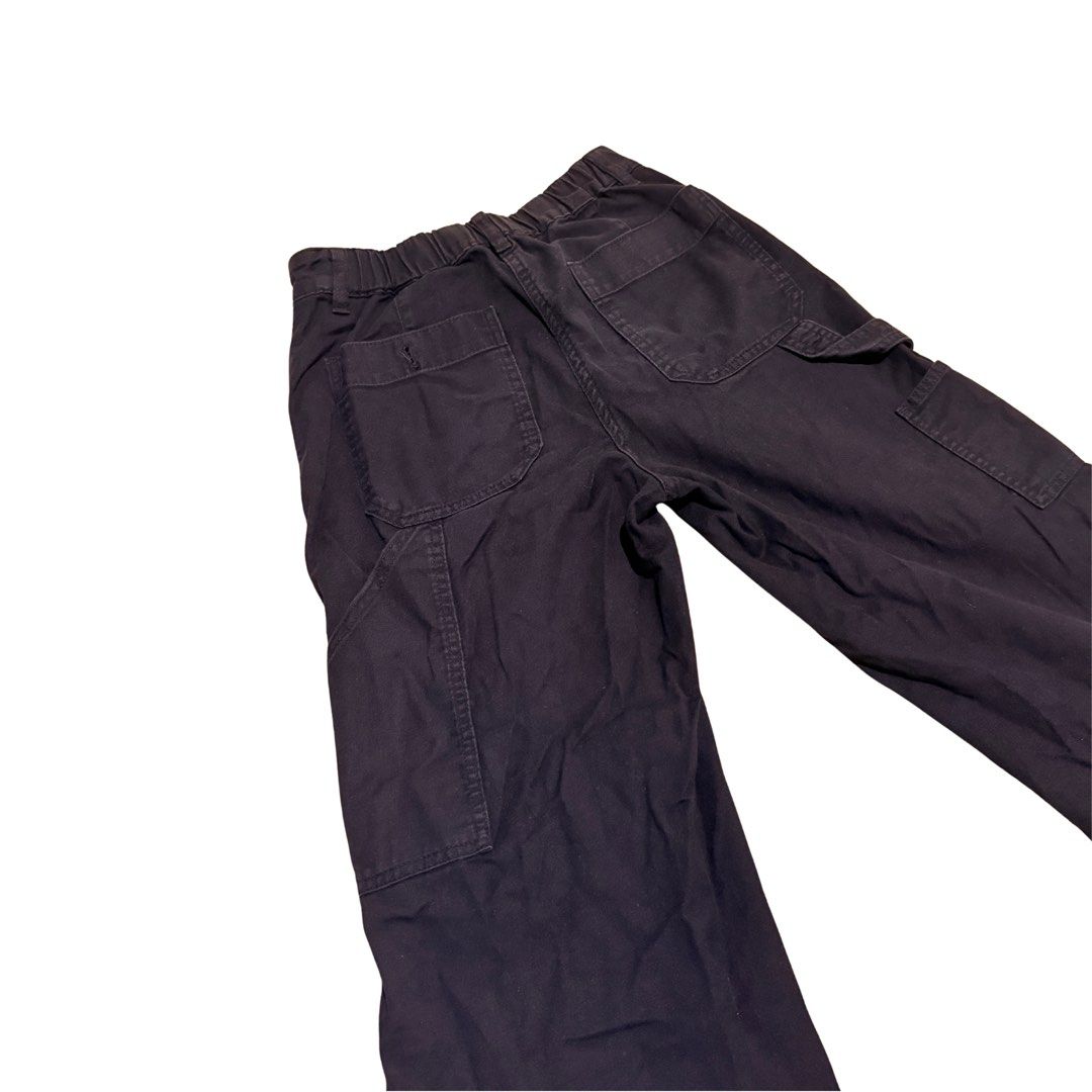 Uniqlo Navy Blue Cargo Pants (Category: Jeans) located in Quezon City. Submitted by am.222 (Listing ID 1467504863, Image 3). Description: waist: 23 - 25 inches hips: 33 - 35 inches length: 32.5 inches.