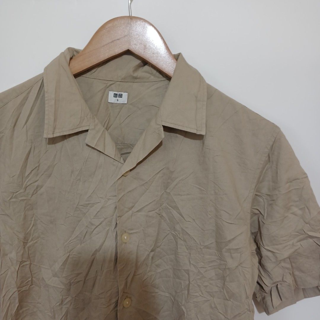 UNIQLO OPEN COLLAR SHIRT (Category: Formal Shirts) located in Ozamiz City. Submitted by 2nd.sight (Listing ID 1467445492, Image 2). Description: *needs wash b4 wearing (fresh from bale) size: small w: 19.5 l: 26 excellent.