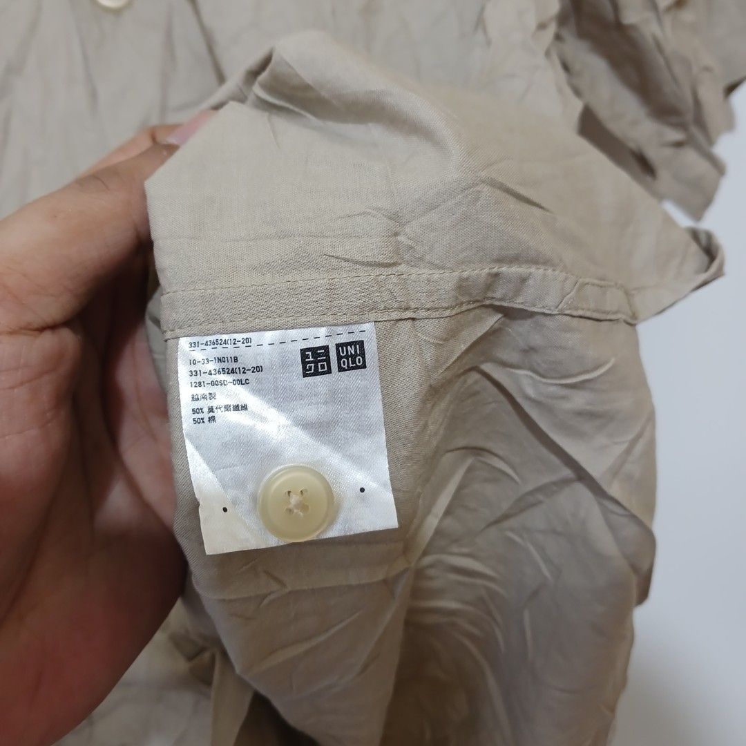 UNIQLO OPEN COLLAR SHIRT (Category: Formal Shirts) located in Ozamiz City. Submitted by 2nd.sight (Listing ID 1467445492, Image 3). Description: *needs wash b4 wearing (fresh from bale) size: small w: 19.5 l: 26 excellent.