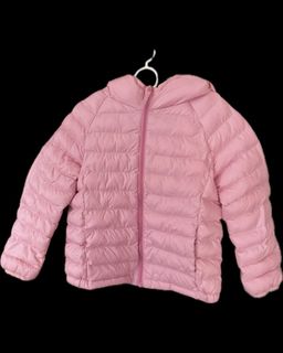 (Category: ) located in . Submitted by curatedcloset20 (Listing ID 1467408004, Image 1). Description: .