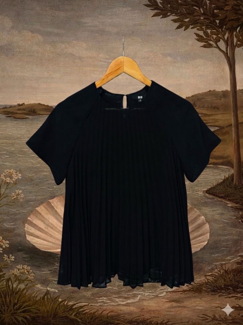 Uniqlo Pleated Blouse (Black) (Category: Blouses) located in Dasmarinas. Submitted by thrifteefinds (Listing ID 1467372920, Image 1). Description: Uniqlo pleated blouse Size: M 20.5W 25L Excellent condition M/Mine: 550.