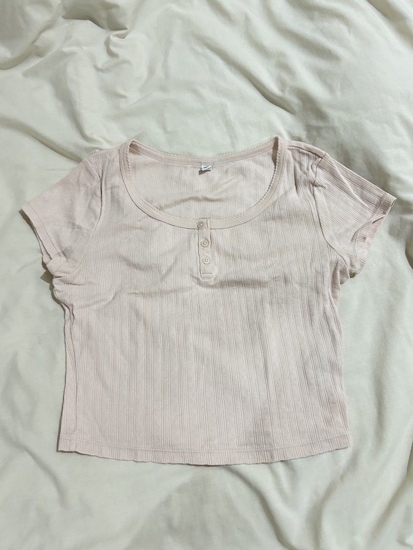 Uniqlo Ribbed Button-Front Crop Top Light Pink Size M (Category: Shirts) located in Cavite. Submitted by lj.collection (Listing ID 1467411671, Image 1). Description: ✦ Best fits s-m ✦ Got this in Uniqlo for 599 ✦ worn twice but no flaws ✦ MOP: Gcash, Maya, Maribank, BDO ✦ MOD: J&T, Lalamove, Grab, Angkas.