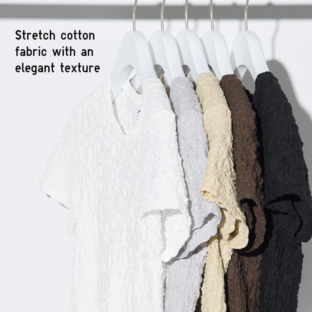 Uniqlo Shirring Shortsleeves Shirt (Category: Sleeveless) located in Amadeo. Submitted by mavmadel (Listing ID 1465821087, Image 2). Description: -mediumsize -likenew -color rate 10/10.