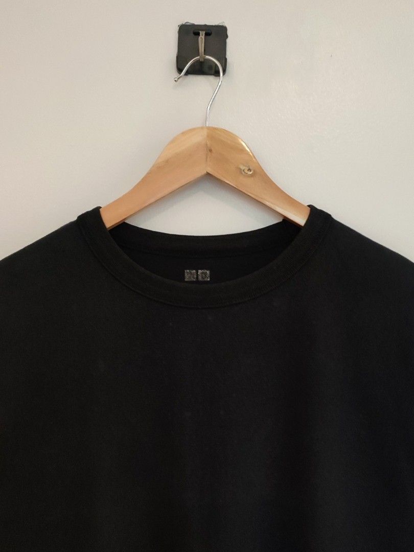 Uniqlo Shirt (Category: Tshirts & Polo Shirts ) located in Ibajay. Submitted by trendholicrepublique (Listing ID 1467406405, Image 2). Description: Uniqlo Shirt 99 PHP Color Rate 8.8/10 XL On Tag (24 x 28) Very Good Condition (need wash).