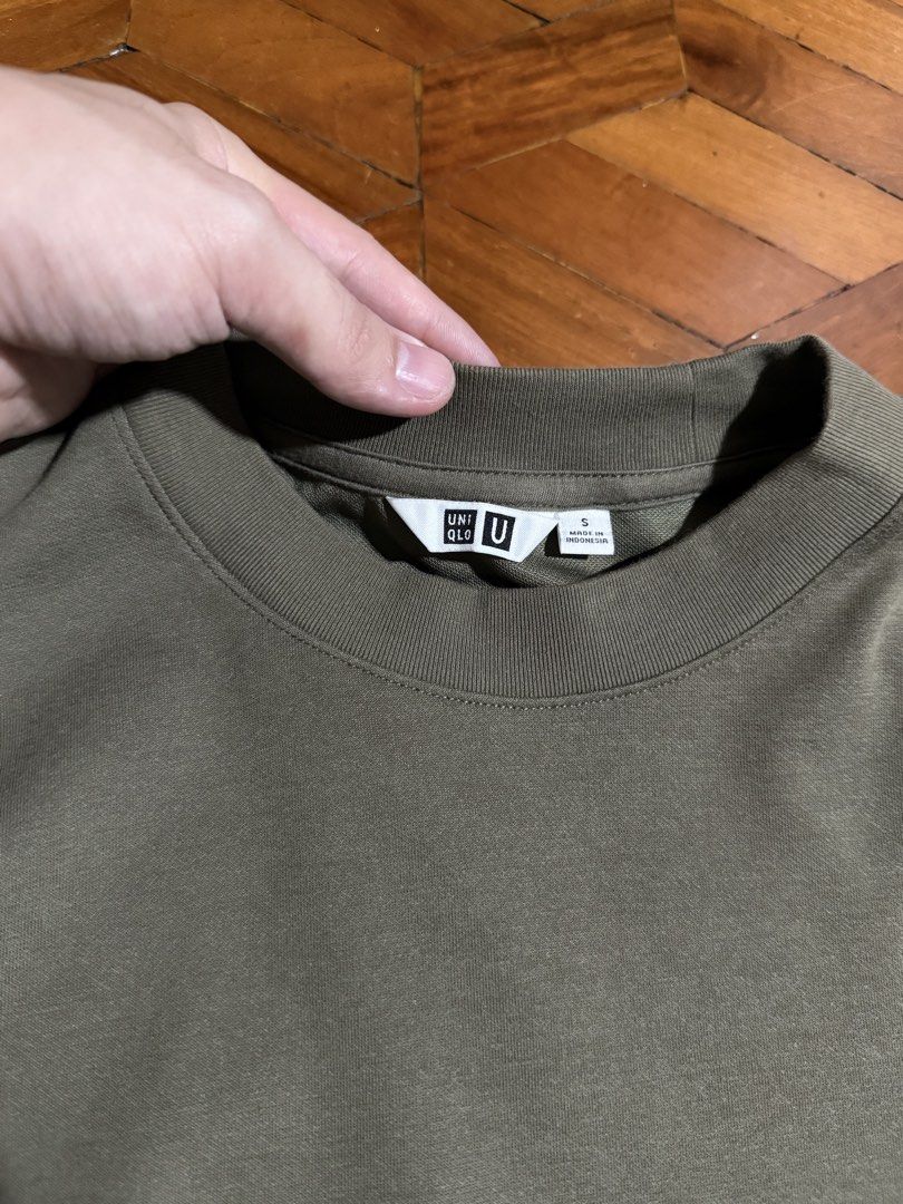 Uniqlo sweater (Category: Coats, Jackets and Outerwear) located in Quezon City. Submitted by vinceco8 (Listing ID 1467559559, Image 2). Description: Used once only.