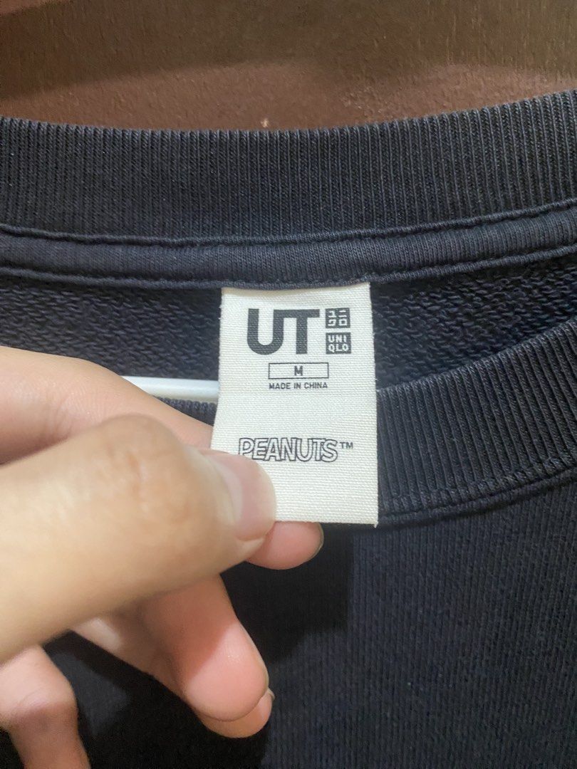 Uniqlo UT Peanuts Snoopy Sweatshirt Size M (Category: Coats, Jackets and Outerwear) located in Taguig. Submitted by enzonfriends (Listing ID 1467379344, Image 3). Description: Dimes:22/26 RFS:Declutterring Condition: Excellent / Well-maintained .