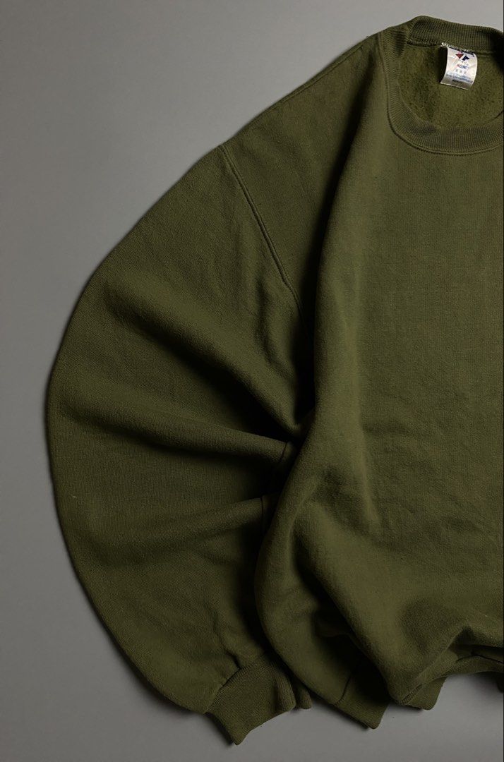 United States Marine Corp. Pullover Army Green (Category: Coats, Jackets and Outerwear) located in Cebu City. Submitted by covenanthrifts (Listing ID 1467369521, Image 3). Description: Very Good Condition Color rate: 9.9/10 Size on tag: Medium (Fit to Medium) No Issue.