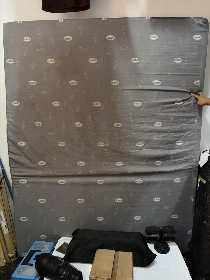 Uratex Foam Mattress (Category: Bed Frames & Mattresses) located in Las Pinas. Submitted by rosewinn (Listing ID 1467406797, Image 1). Description: For Sale Uratex Queen Size Foam (6 inches) for 2,500 RFS: Downgrade to sofa bed *May punit lang yung pinaka cover niya pero working yung zipper and yung pinaka foam, no defect* MOD: Gcash or Bank Transfer Loc: Las Piñas City Delivery: Your desired courier (Buyer to shoulder SF) or you may pick up dire