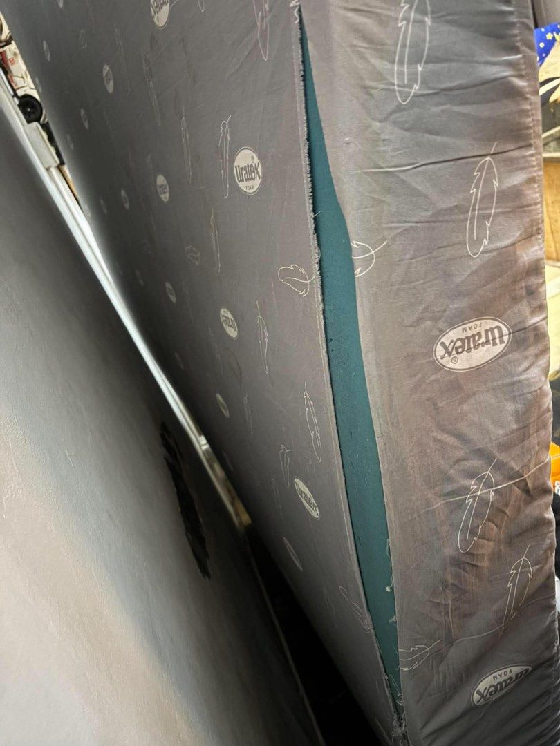 Uratex Foam Mattress (Category: Bed Frames & Mattresses) located in Las Pinas. Submitted by rosewinn (Listing ID 1467406797, Image 2). Description: For Sale Uratex Queen Size Foam (6 inches) for 2,500 RFS: Downgrade to sofa bed *May punit lang yung pinaka cover niya pero working yung zipper and yung pinaka foam, no defect* MOD: Gcash or Bank Transfer Loc: Las Piñas City Delivery: Your desired courier (Buyer to shoulder SF) or you may pick up dire