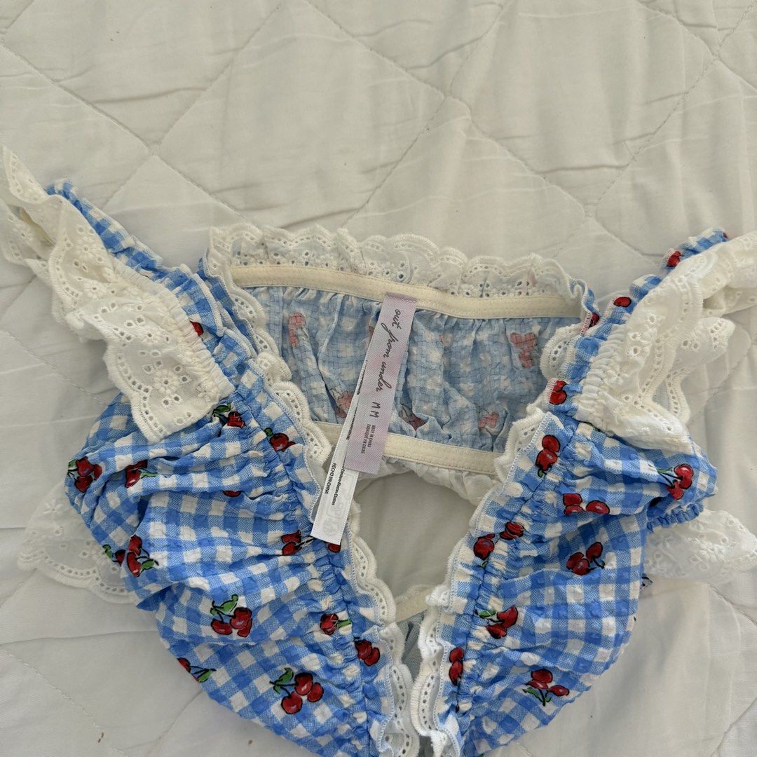 Urban Outfitters Plaid Top (Category: Sleeveless) located in Davao. Submitted by aug_amari (Listing ID 1467384155, Image 3). Description: size fits S too!!.