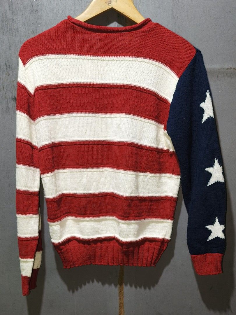USA FLAG KNITTED SWEATER (Category: Coats, Jackets and Outerwear) located in Makati City. Submitted by updownthrift (Listing ID 1467570908, Image 2). Description: NO ISSUE NEED WASH.