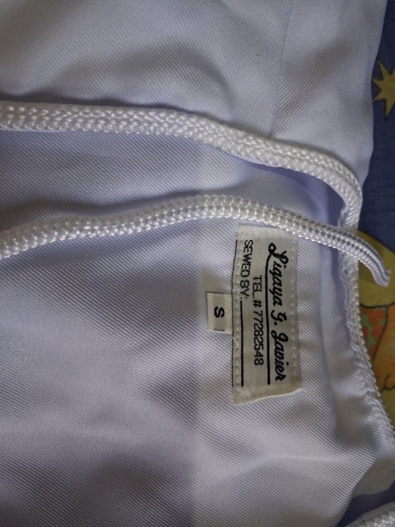 UST senior high Toga graduation (Category: Sets or Coordinates) located in Quezon City. Submitted by bt-enterprises (Listing ID 1467596935, Image 2). Description: Good as new used once only during graduation Small.