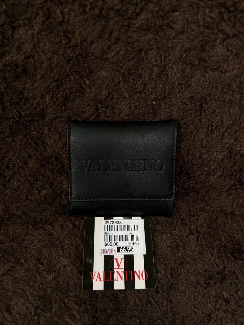 Valentino Coin Purse (Category: Wallets & Card holders) located in Naga. Submitted by helloitsk20594 (Listing ID 1467475839, Image 1). Description: 𝙑𝘼𝙇𝙀𝙉𝙏𝙄𝙉𝙊 🏷️ 𝙈𝙄𝙉𝙀: ₱450 𝑪𝒐𝒏𝒅𝒊𝒕𝒊𝒐𝒏: 10/10 condition 𝙄𝙨𝙨𝙪𝙚/𝙨: none 𝘿𝙞𝙢𝙚𝙣𝙨𝙞𝙤𝙣𝙨: 3 x 3 inches ————𝗠𝗨𝗦𝗧 𝗥𝗘𝗔𝗗!———— 📌𝙋𝙡𝙚𝙖𝙨𝙚 𝙧𝙚𝙡𝙮 𝙤𝙣 𝙩𝙖𝙜𝙨 𝙤𝙧 𝙙𝙤 𝙮𝙤𝙪 𝙤𝙬𝙣 𝙧𝙚𝙨𝙚𝙖𝙧𝙘𝙝 📌𝘼𝙪𝙩𝙝𝙚𝙣𝙩𝙞𝙘𝙞𝙩𝙮 𝙣𝙤𝙩 𝙨𝙩𝙖𝙩𝙚𝙙 𝙩𝙤 𝙖𝙫𝙤𝙞𝙙 𝙢𝙞