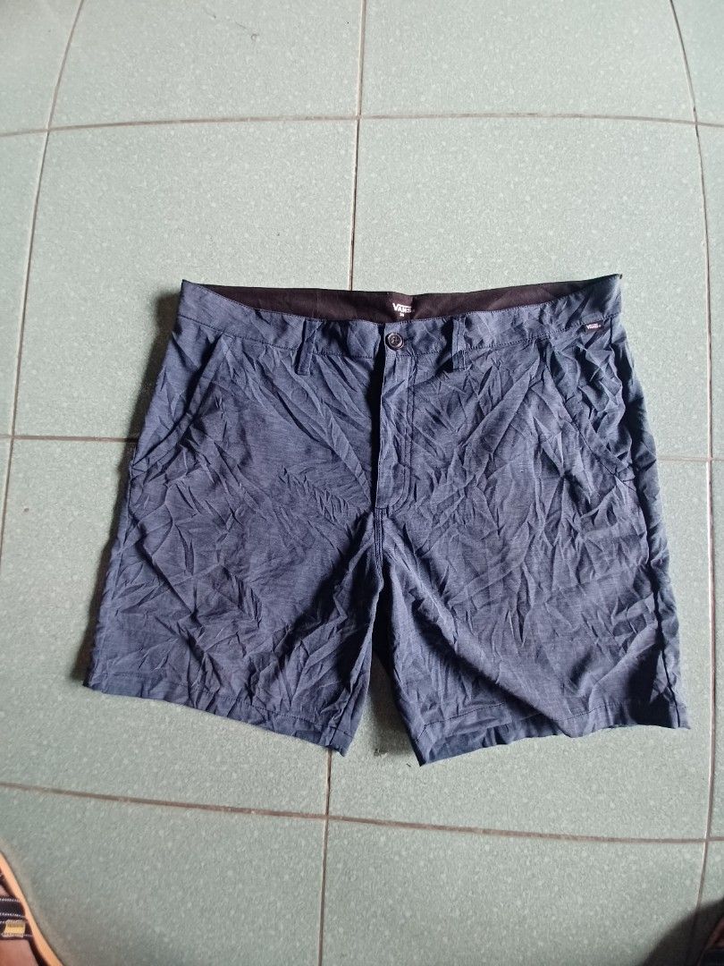 Vans above the knee (Category: Shorts) located in Cauayan City . Submitted by cuzthriftshop (Listing ID 1467483634, Image 1). Description: color rate 9/10 above the knee size 36 on tag.