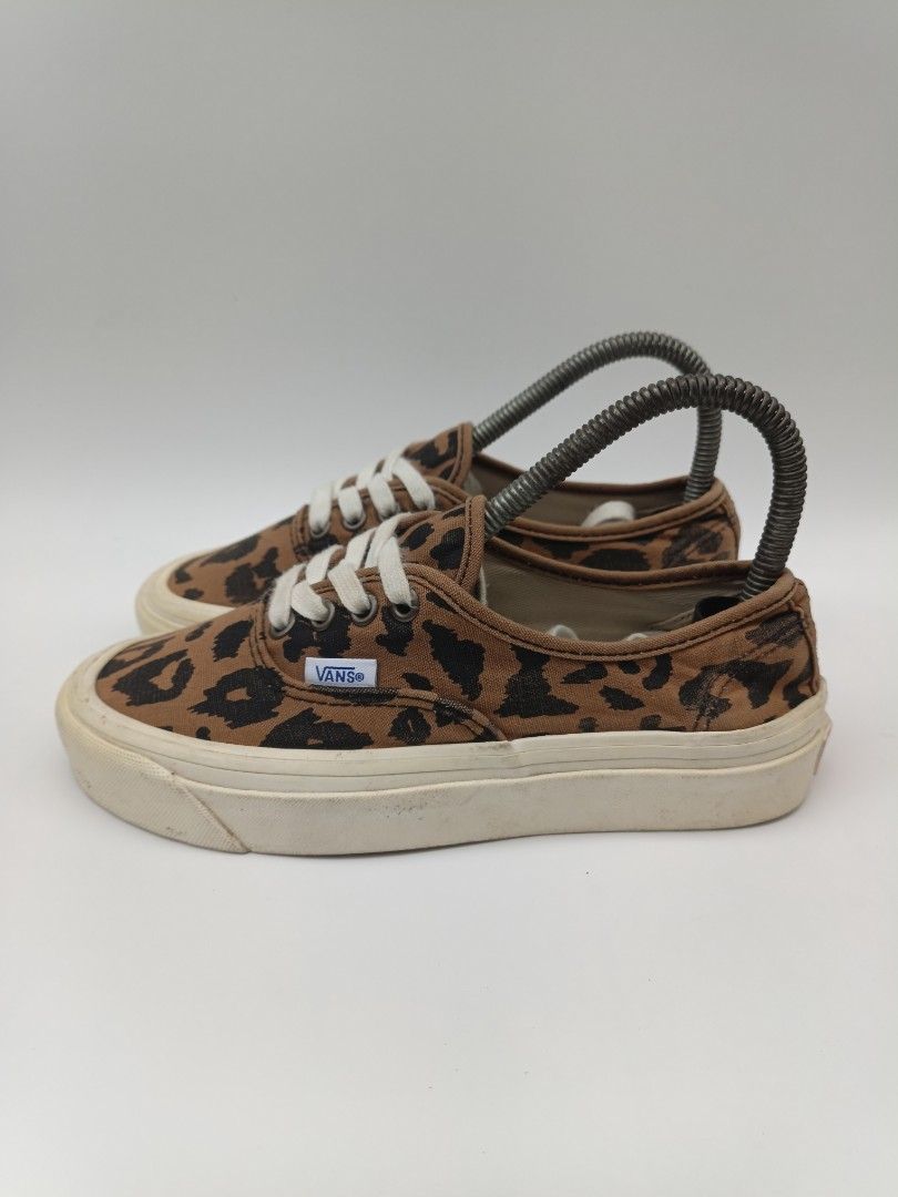 Vans Authentic Animal Print Canvas Sneakers (Category: Sneakers) located in Imus. Submitted by grindhouse.thriftshop (Listing ID 1467421745, Image 2). Description: Condition: Excellent Issue: None Size: 6 US / 36 EUR (Women's) Price: 850 + SF Location: Imus, Cavite (Open for pick-up) Courier: j&t 95, LBC 145, Lalamove .