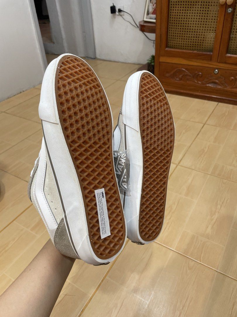 VANS brandnew (Category: Casual Shoes) located in Manila. Submitted by erissegrey25 (Listing ID 1467392936, Image 2). Description: Gifted to my husband but he's not wearing this kind of shoes. .