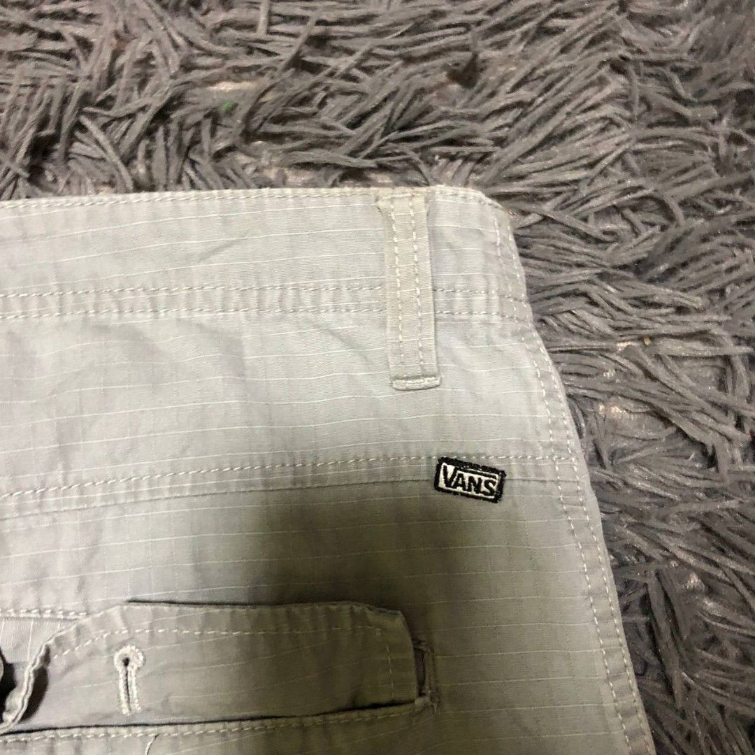 Vans Shorts (Category: Shorts) located in Camiling. Submitted by thriftscape2024 (Listing ID 1467556660, Image 2). Description: Excellent Condition Color rate: 9/10 Issue: need wash W: 38 L: 25 Thigh: 14 Leg Opening: 12.