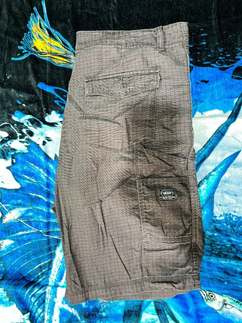 Vans shorts (Category: Shorts) located in Naga. Submitted by noicechoice.ph (Listing ID 1467601134, Image 3). Description: Vans shorts Size 36.