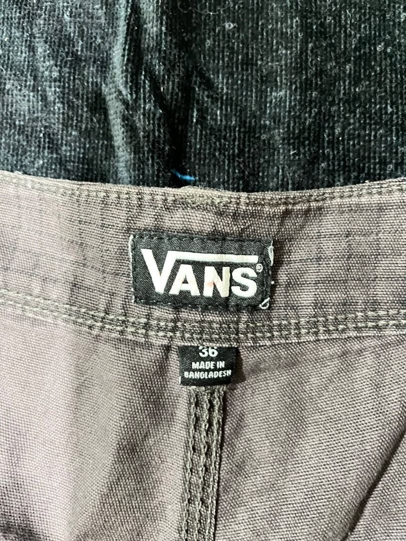 Vans shorts (Category: Shorts) located in Naga. Submitted by noicechoice.ph (Listing ID 1467601134, Image 2). Description: Vans shorts Size 36.