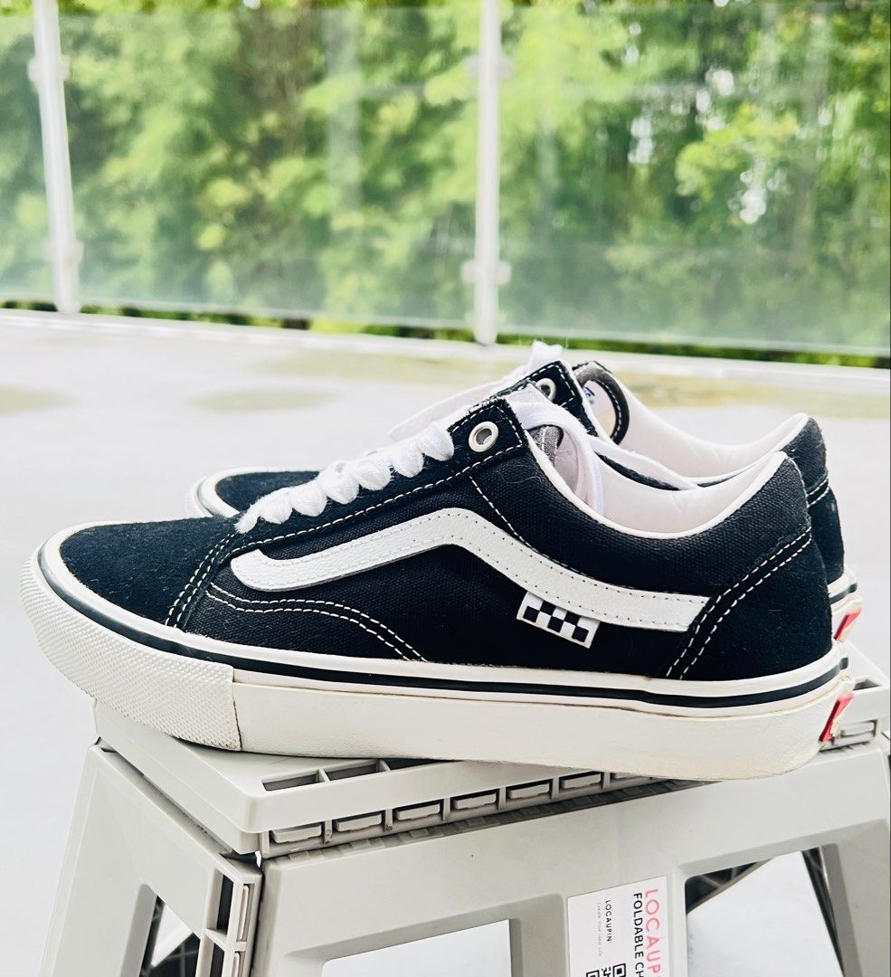 Vans Skate Old Skool Black White US 7 (Category: Sneakers) located in Manila. Submitted by arnethhern97276 (Listing ID 1467400907, Image 1). Description: - Brand: Vans - Model: Skate Old Skool - Color: Black canvas and suede with iconic white sidestripe - Size: Men's US 7 / UK 6 / EUR 39 / 25 cm - Condition: Excellent, clean midsoles and well-maintained tread - Details: Classic checkerboard label, white laces, and red heel logo - Style: Comfortab