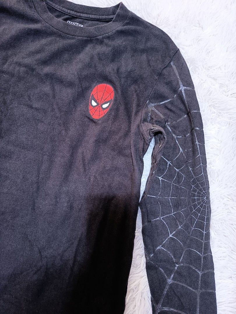 Vans x Spiderman Longsleeve (Category: Tshirts & Polo Shirts ) located in Pasay City. Submitted by ODDXX (Listing ID 1467452436, Image 3). Description: Vans x Spiderman Longsleeve Extra Small on tag Actual dimes 16 x 26 Need Wash! 299 plus SF only!.