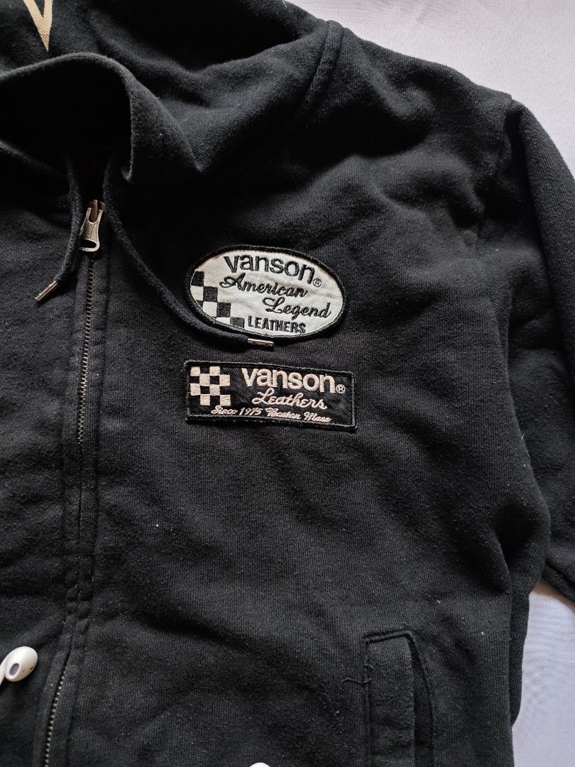 Vanson Hoodie (Category: Coats, Jackets and Outerwear) located in Cabuyao City. Submitted by grand_vault (Listing ID 1467416468, Image 3). Description: Size: L Width: 22 Length: 25 Condition: 10/10 Color rate: 10/10 Issue: none.