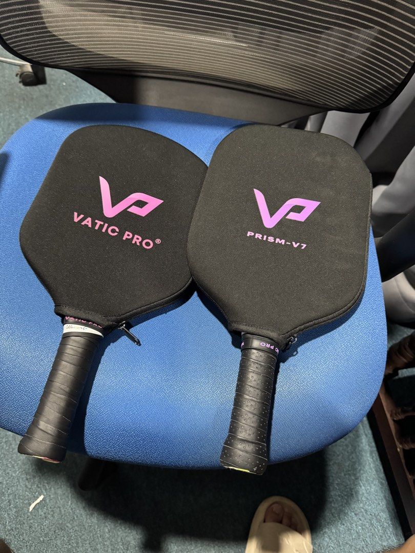 Vatic Pro Prism Flash Space Cat Pickleball Paddle (Category: Racket and Ball Sports) located in Manila. Submitted by markgapac_08 (Listing ID 1467416738, Image 3). Description: - Limited edition Space Cat graphic design - Stylish pink accents with a sleek black carbon fiber surface - USA Pickleball approved for official matches - Standard grip wrapped in black tape with a branded band - Includes original protective zippered cover with pink logo -