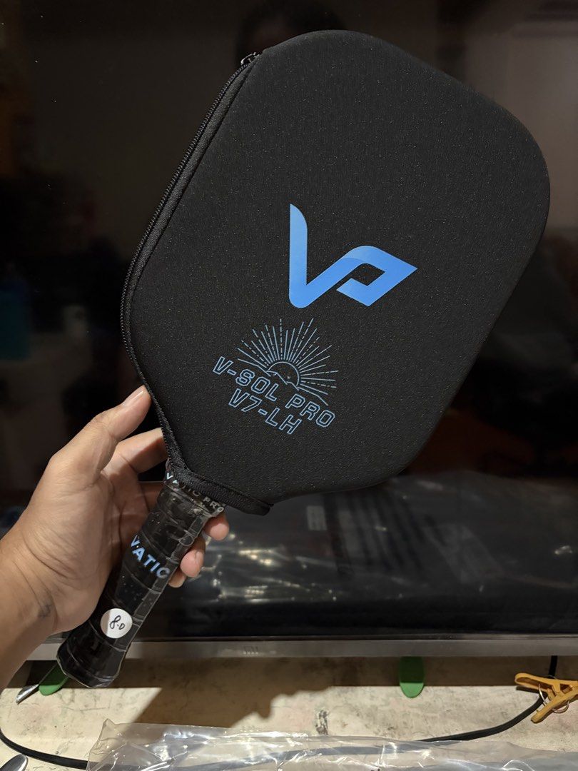 Vatic Pro V-Sol Pro V7 LH (Category: Racket and Ball Sports) located in Baguio. Submitted by tunehaven (Listing ID 1467495340, Image 1). Description: Brandnew not used money back guarantee of proven fake..