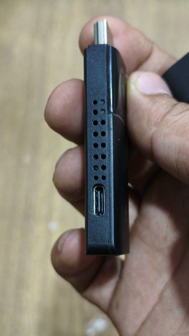Vention Wireless HDMI Transmitter TX Adapter (Category: Cables & Adaptors) located in Bulacan. Submitted by jlmallari95 (Listing ID 1467516287, Image 3). Description: - Brand: Vention Wireless HDMI Transmitter (TX) - Connector: Standard HDMI male with protective cap and rubber strap - Ease of Use: Central pairing button for quick connection - Power: USB Type-C port (5V/2A requirement) - Design: Built-in cooling vents for stable performance - Comp