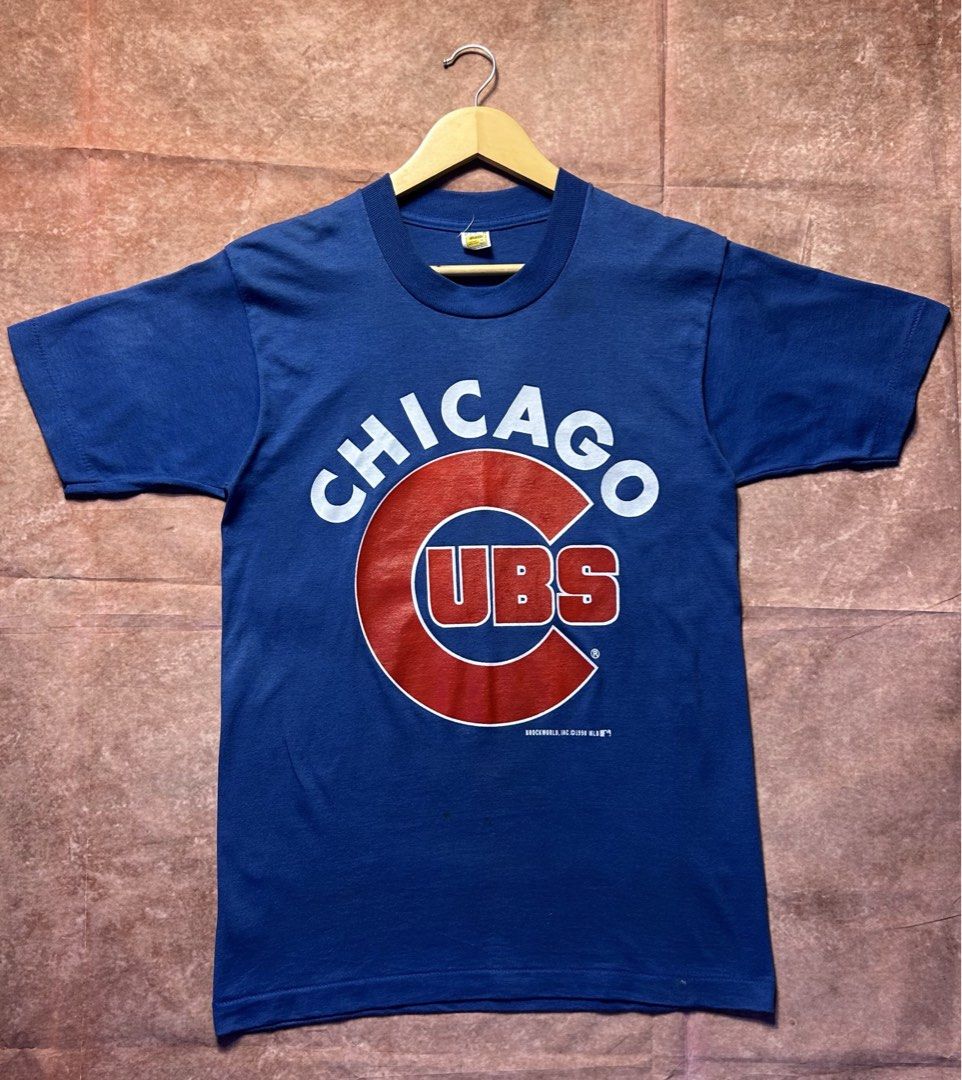 VINTAGE 1990 CHICAGO CUBS TEE (Category: Activewear) located in Dasmarinas. Submitted by 2slickdeals_ (Listing ID 1467410641, Image 1). Description: SIZE MEDIUM 18 WIDTH 28 LENGTH VERY GOOD CONDITION ISSUE: MINOR STAIN. COLOR RATE: 9.5 / 10 J&T / LALAMOVE / MEET UP!.