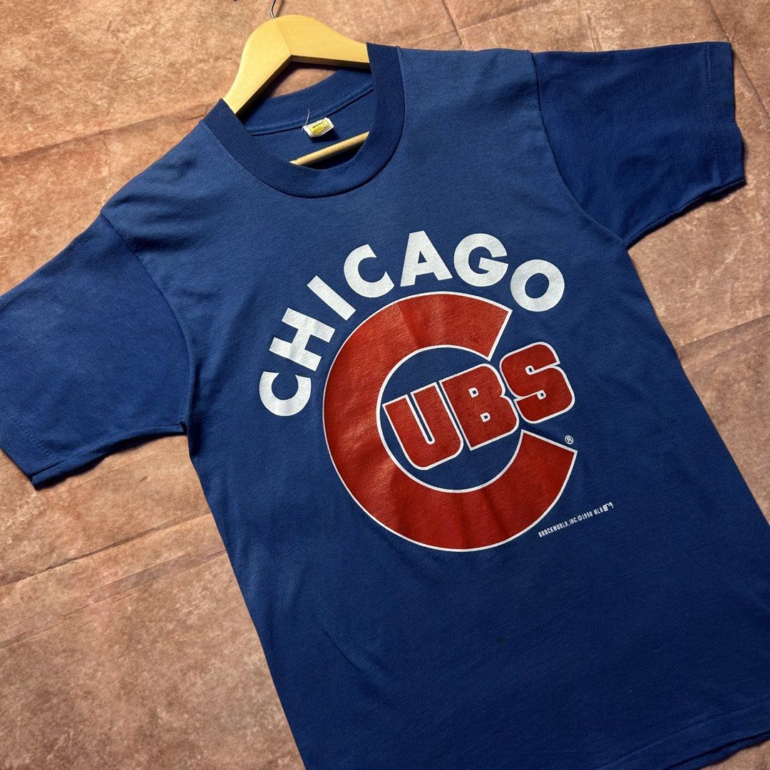 VINTAGE 1990 CHICAGO CUBS TEE (Category: Activewear) located in Dasmarinas. Submitted by 2slickdeals_ (Listing ID 1467410641, Image 2). Description: SIZE MEDIUM 18 WIDTH 28 LENGTH VERY GOOD CONDITION ISSUE: MINOR STAIN. COLOR RATE: 9.5 / 10 J&T / LALAMOVE / MEET UP!.