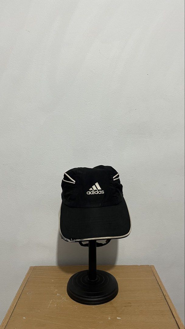Vintage Adidas Black Sport Cap (Category: Caps & Hats) located in Tarlac. Submitted by reyniiiboi (Listing ID 1467385019, Image 1). Description: Size : Adjustable Condition : 8/10.