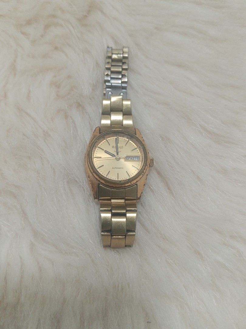 Vintage auto.women seiko5 (Category: Luxury Watches) located in Bulacan. Submitted by fujikko (Listing ID 1467539182, Image 2). Description: need ipahinang.