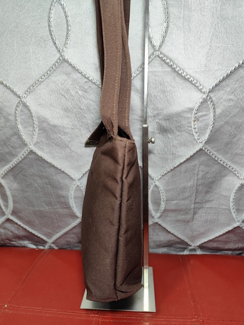 vintage ESPRIT canvass zippered tote (Category: Tote Bags) located in Santa Rosa. Submitted by ahroncatpad (Listing ID 1467383766, Image 2). Description: authentic vintage Esprit brown color canvass tote bag small-med size zippered lock working with zippered pocket inside penmark inside(pls.see pic).