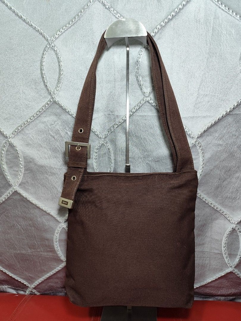 vintage ESPRIT canvass zippered tote (Category: Tote Bags) located in Santa Rosa. Submitted by ahroncatpad (Listing ID 1467383766, Image 1). Description: authentic vintage Esprit brown color canvass tote bag small-med size zippered lock working with zippered pocket inside penmark inside(pls.see pic).