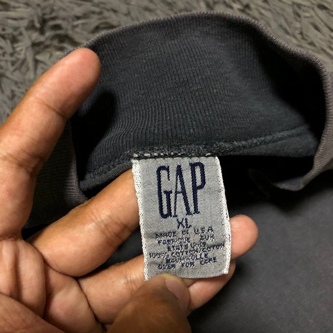 Vintage Gap Longsleeve (Category: Activewear) located in Camiling. Submitted by thriftscape2024 (Listing ID 1467506043, Image 3). Description: Excellent Condition Color rate: 9/10 Issue: good fade Dimes: W24xL30.