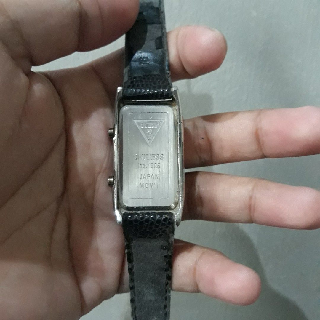 VINTAGE GUESS DUAL DIAL (Category: Men's Watches) located in Lipa City. Submitted by n1tchz (Listing ID 1467420780, Image 2). Description: Not working Need change leather strap Diameter case 28x42mm Lug width 16mm All original parts.