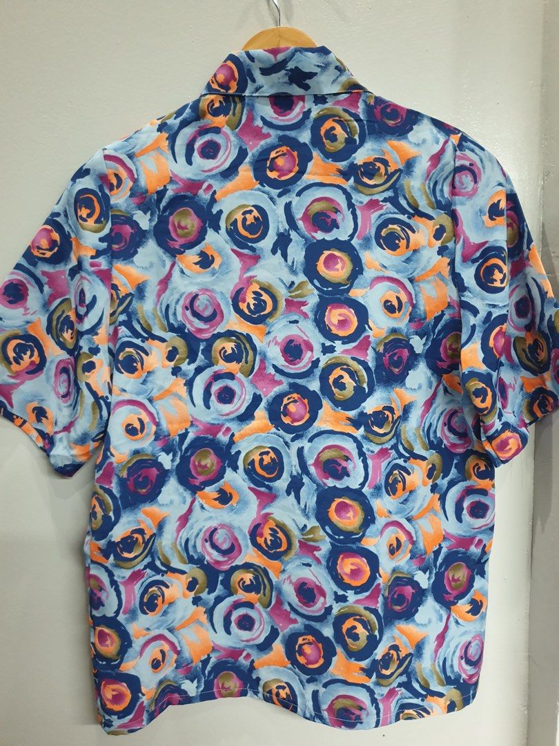 Vintage maximalist short-sleeve button down blouse (Category: Others Tops) located in Calamba. Submitted by mimabuy (Listing ID 1467388150, Image 3). Description: Fabric is silky super comfy Size Small for men Size Medium to large for women .