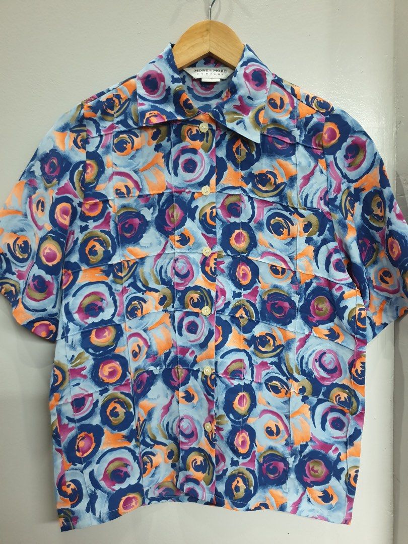 Vintage maximalist short-sleeve button down blouse (Category: Others Tops) located in Calamba. Submitted by mimabuy (Listing ID 1467388150, Image 1). Description: Fabric is silky super comfy Size Small for men Size Medium to large for women .