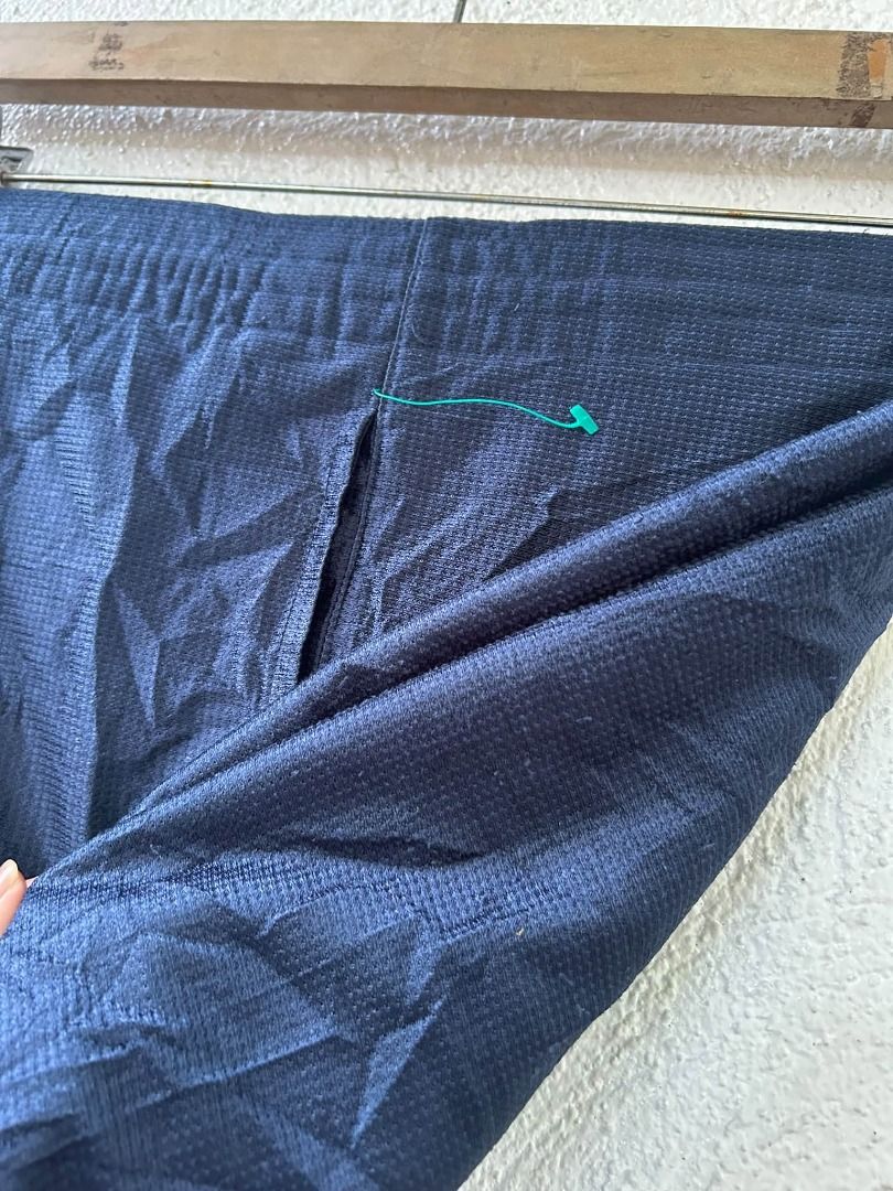 VINTAGE NIKE BALLER SHORT (Category: Shorts) located in Caloocan City. Submitted by vntgxlocalsph (Listing ID 1467481930, Image 3). Description: ISSUE : MINIMAL LINTS ONLY DIMES : 42 to 46 x 22 x 13.5 NASISIKIPAN PA .