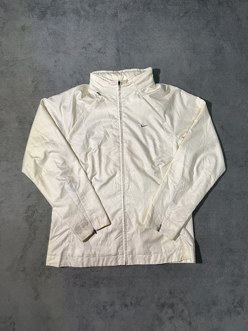 Vintage Nike Golf Tracksuit (Category: Activewear) located in Marilao. Submitted by thriftyy_69 (Listing ID 1467408125, Image 1). Description: * ��Very Good Condition * ��Color rate: 9/10 * �width: 20 * ��length: 25.5 * ��Best fit: Medium .