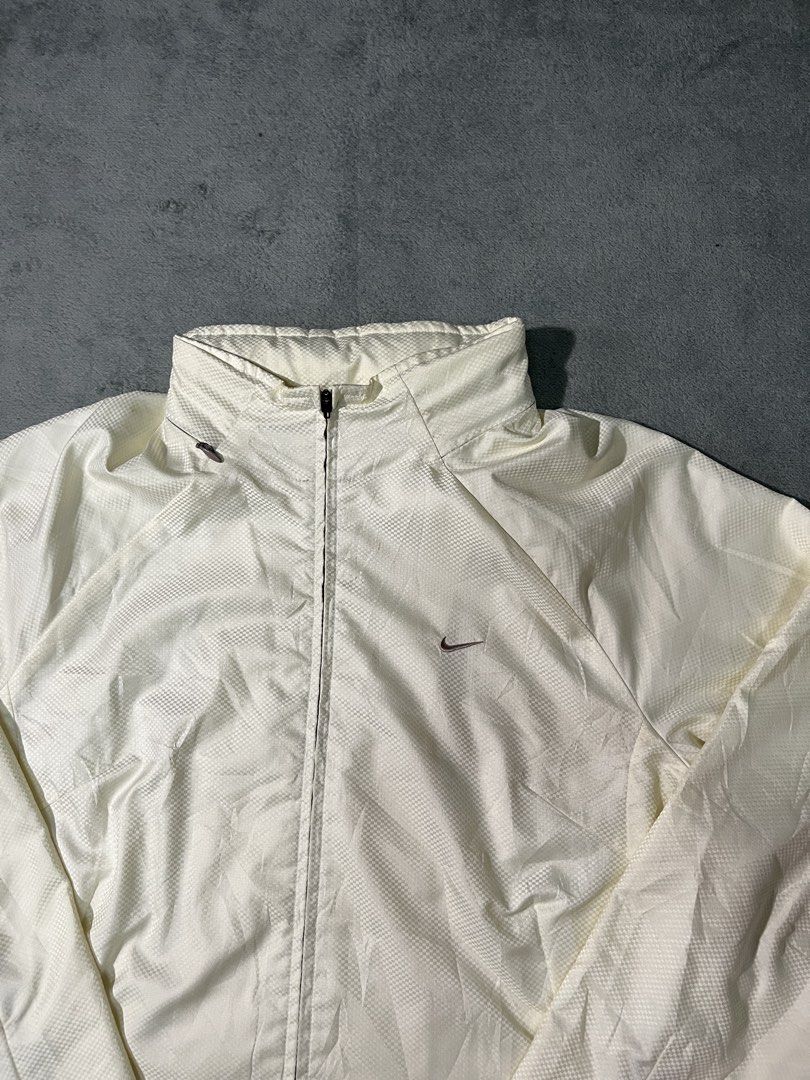 Vintage Nike Golf Tracksuit (Category: Activewear) located in Marilao. Submitted by thriftyy_69 (Listing ID 1467408125, Image 2). Description: * ��Very Good Condition * ��Color rate: 9/10 * �width: 20 * ��length: 25.5 * ��Best fit: Medium .