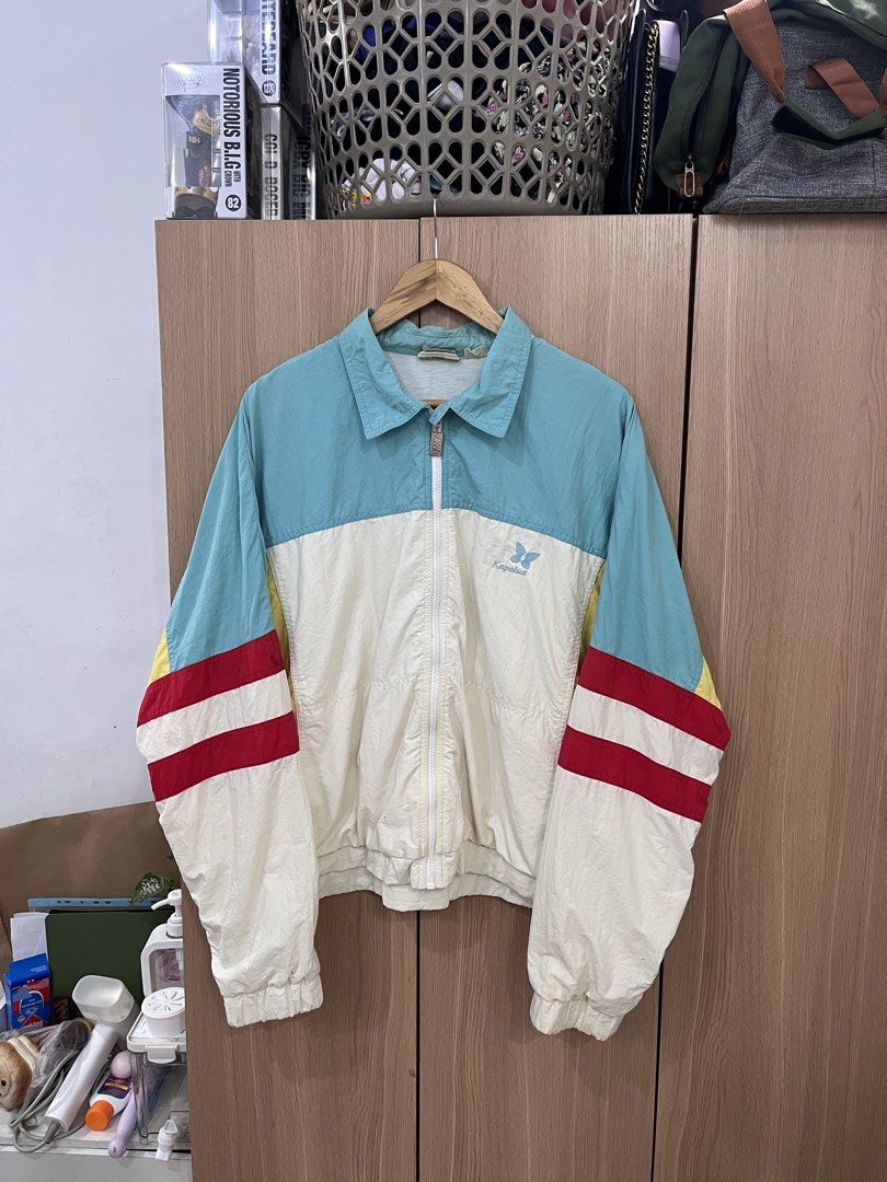 Vintage Tail Windbreaker (Category: Coats, Jackets and Outerwear) located in Mandaluyong City. Submitted by tatin_abad07 (Listing ID 1467549567, Image 1). Description: Vintage Tail Windbreaker Large Condition: 9/10 ₱300.00.