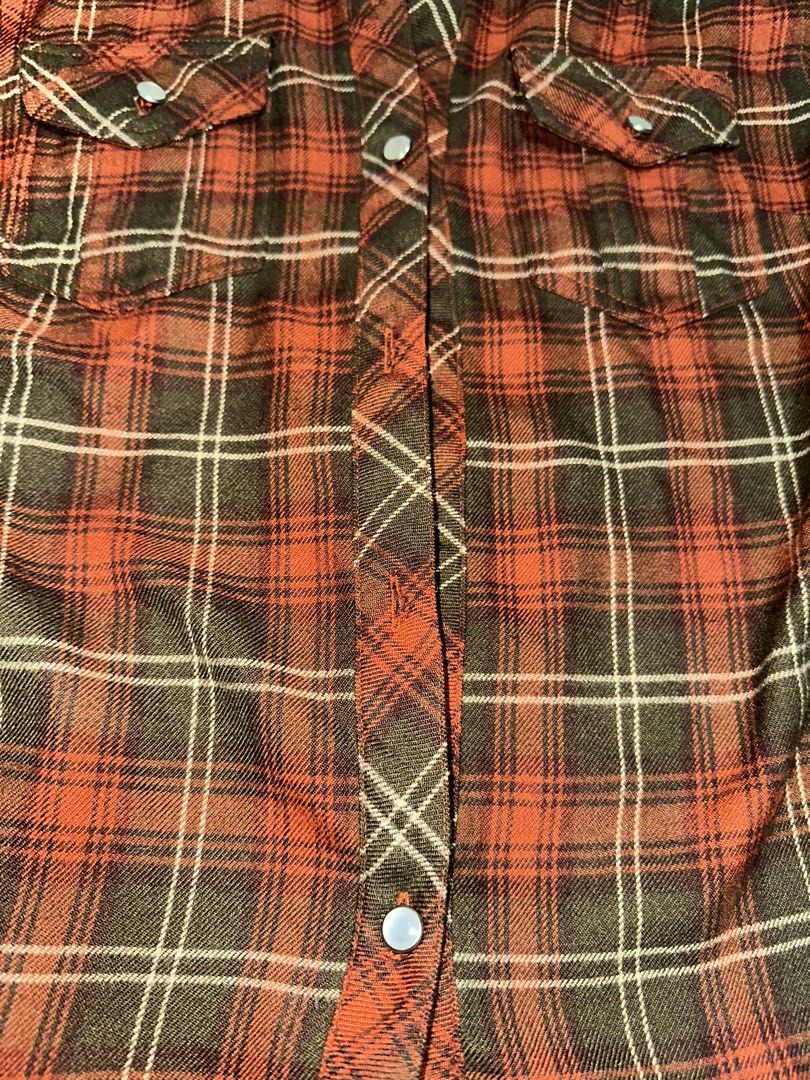Vintage Western Plaid Flannel (Category: Coats, Jackets and Outerwear) located in Baguio. Submitted by littlearchive (Listing ID 1467546482, Image 2). Description: length: 24" pit to pit: 18" sleeve length 27.5".
